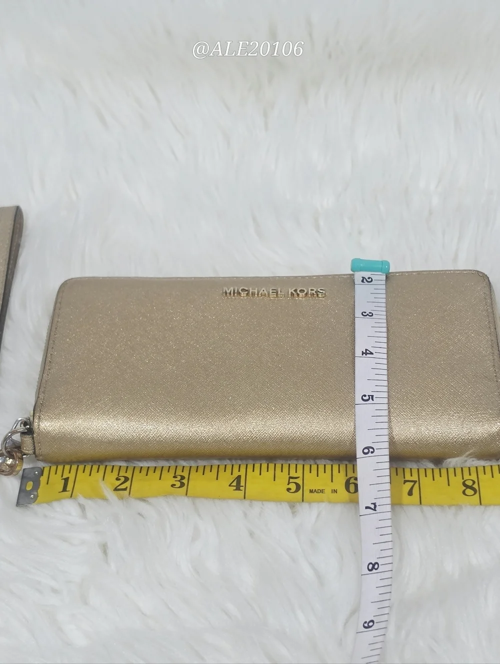 Michael Kors Gold Zip Around Wallet Wristlet Saffiano Leather Clutch